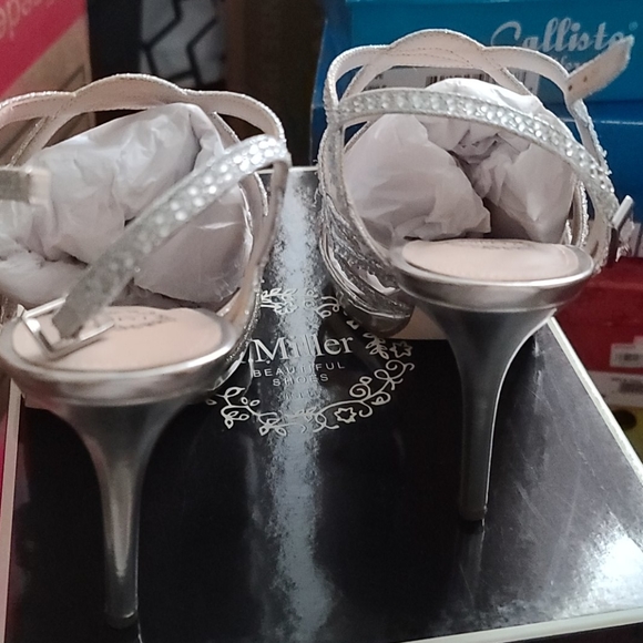 IM Rosica silver heels for that special occasion - Picture 3 of 3